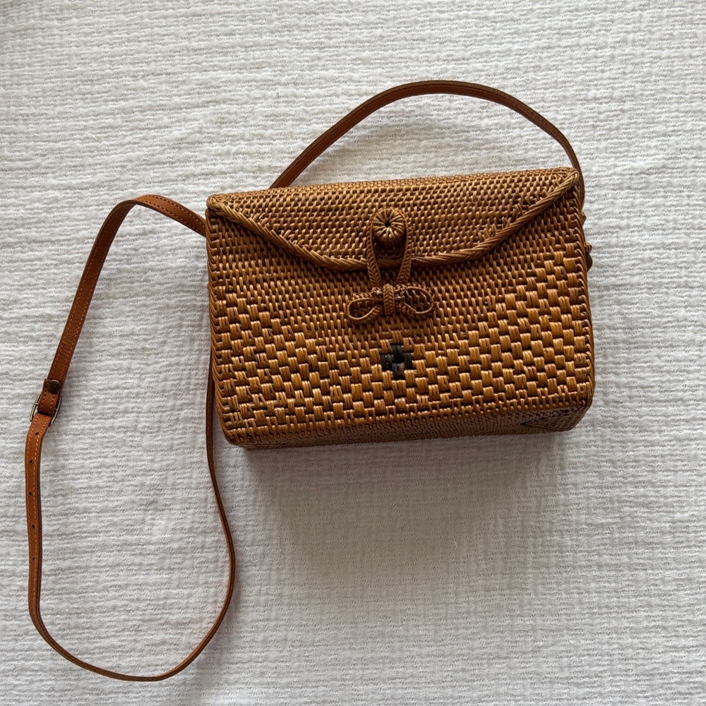 Bali Ata Grass Cross-Body Bag Purse w/ Leather Strap